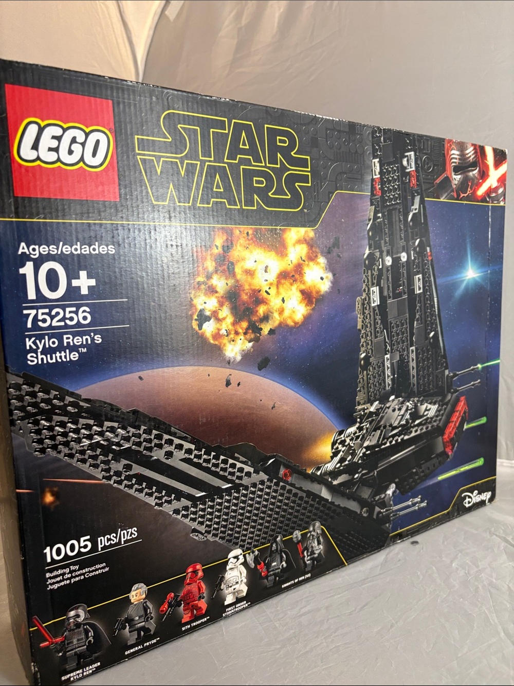 LEGO Star Wars 75256 Kylo Ren’s Shuttle 1005 Pieces New Sealed Retired
